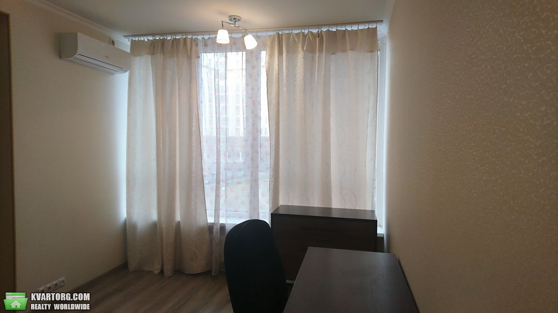 Rent out 1-room apartment. Киев, мира — photo 4