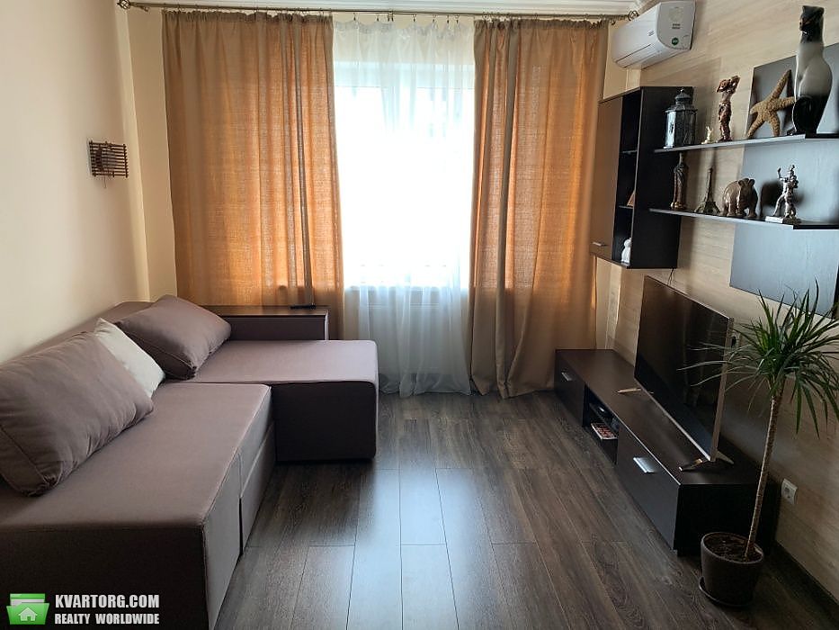 Rent out 1-room apartment. Киев, Аболмасова — photo 2