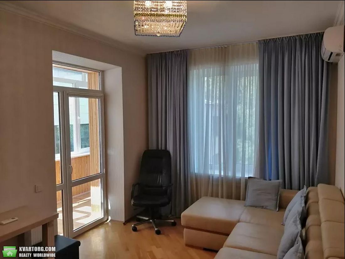 Rent out 2-room apartment. Киев,  Липская — photo 10