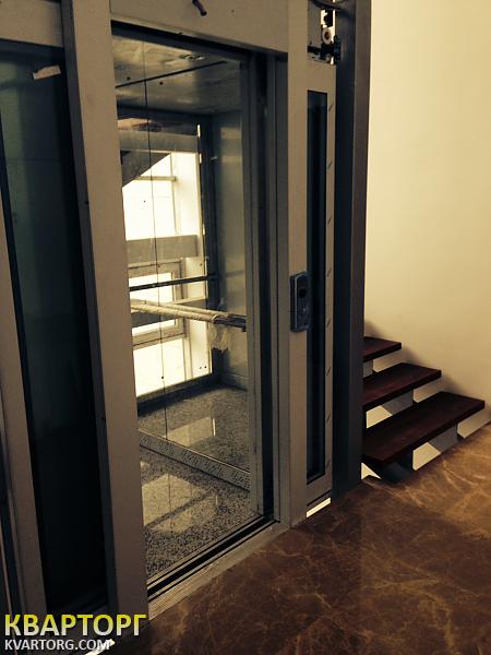 Sell house. Киев,  Верхнегорская — photo 5