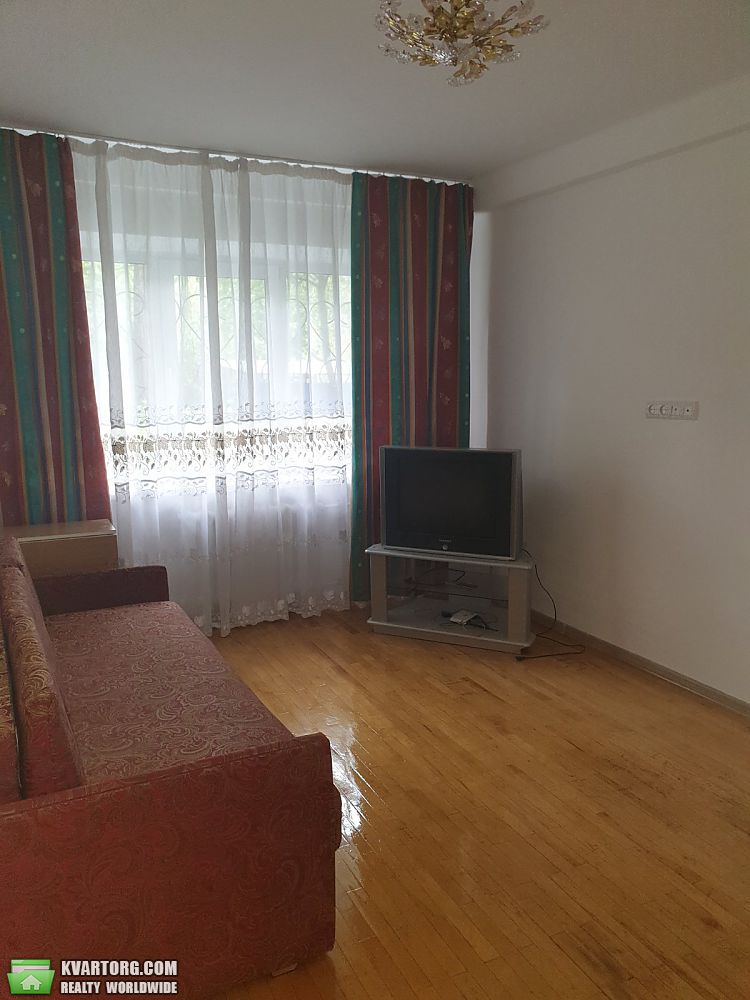 Rent out 2-room apartment. Киев,  Васильковская — photo 4