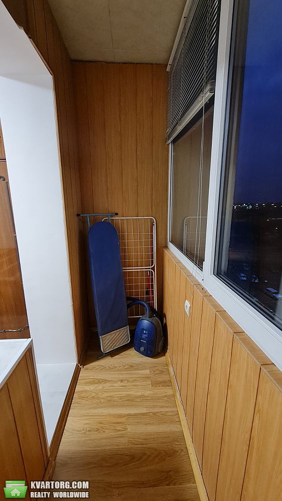 Rent out 2-room apartment. Киев, Вершигоры Петра ул. — photo 3