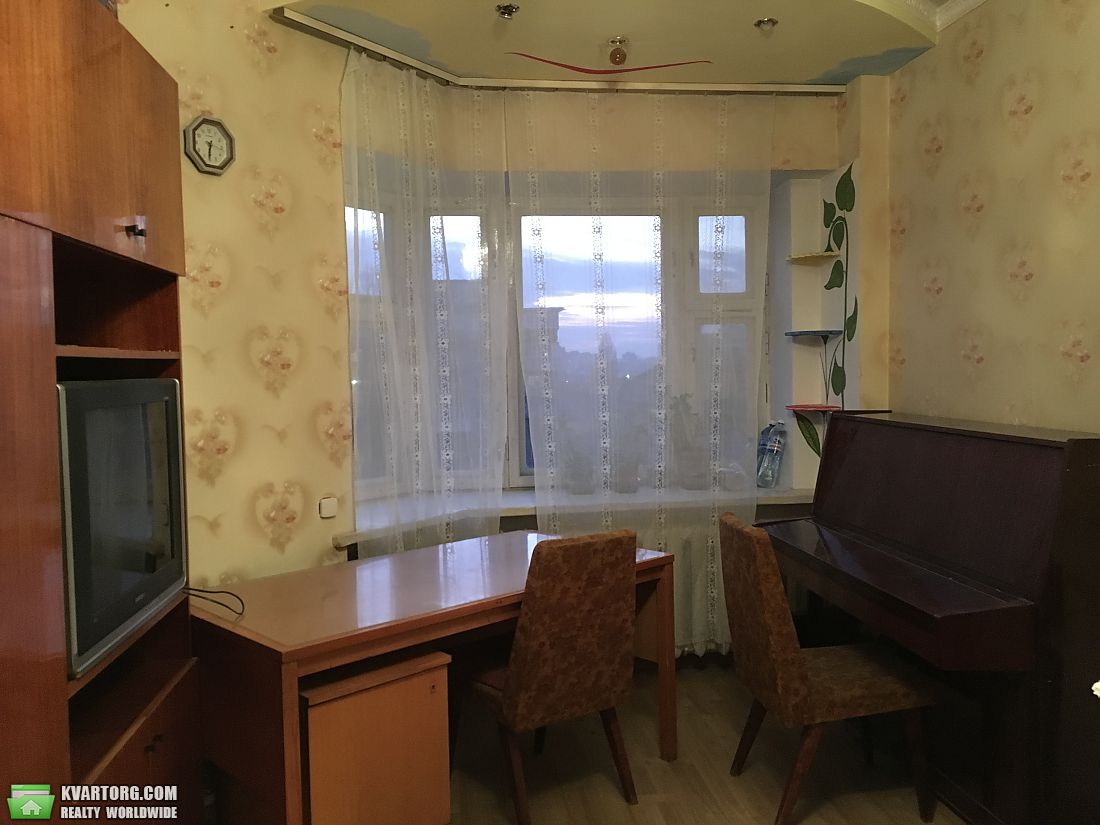 Rent out 2-room apartment. Киев,  Новгородская — photo 4