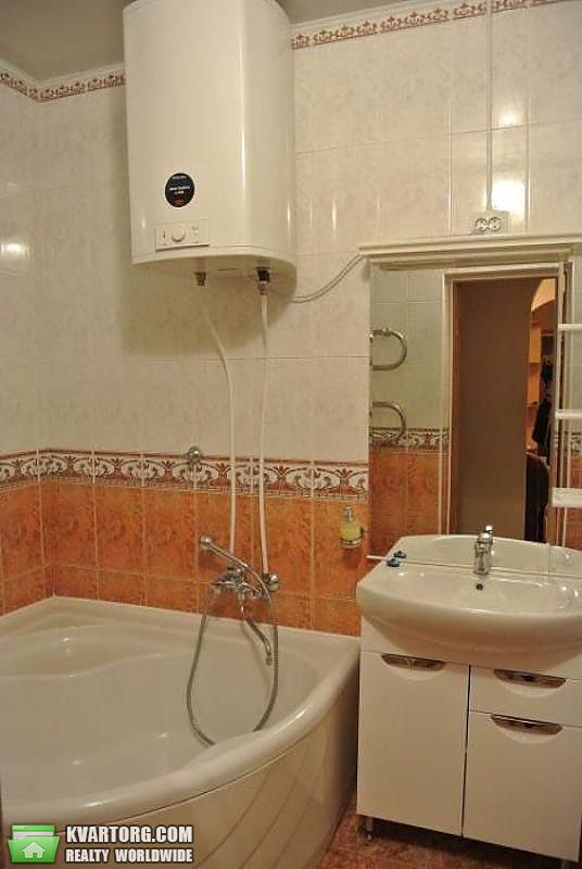 Rent out 3-room apartment. Киев,  Константиновская — photo 9