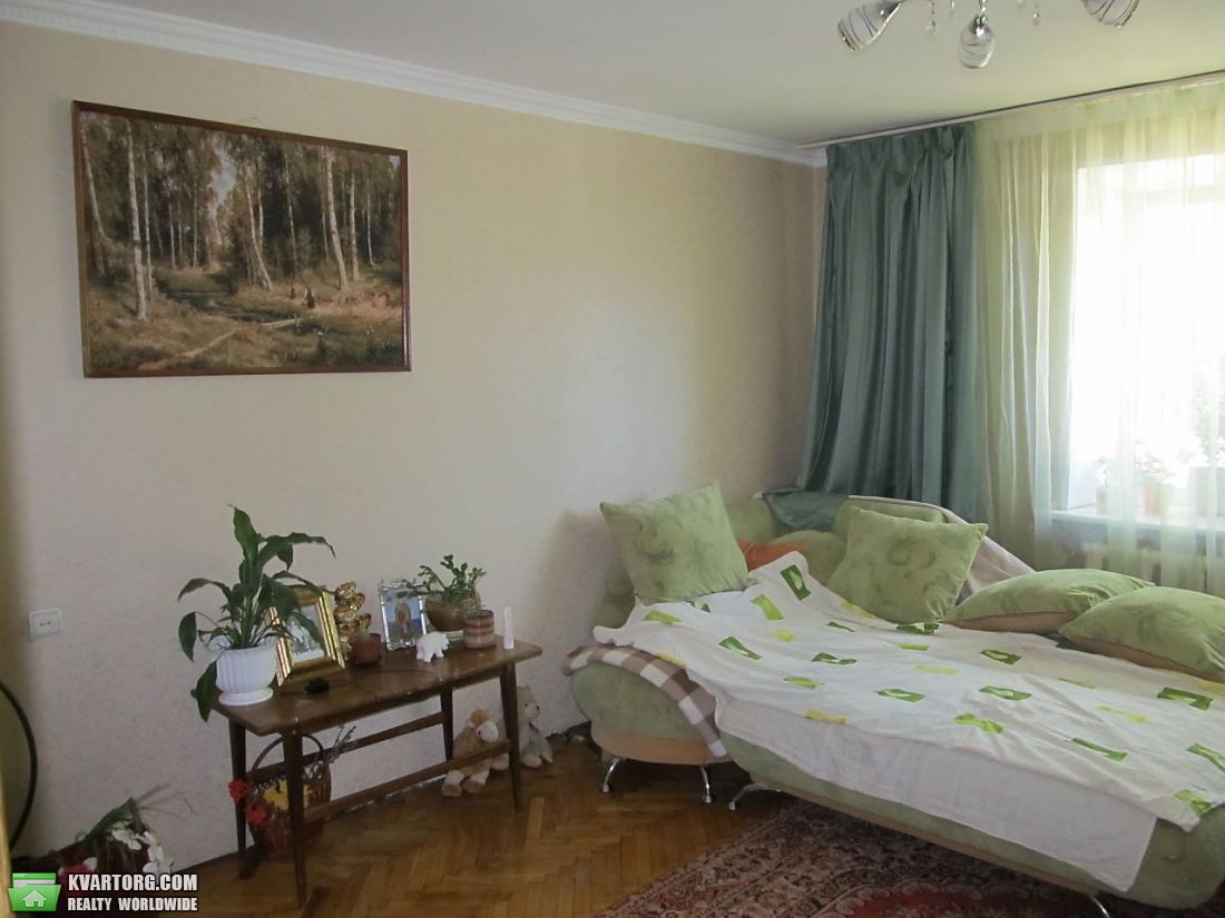 Sell 2-room apartment. Киев,  Шелковичная — photo 1