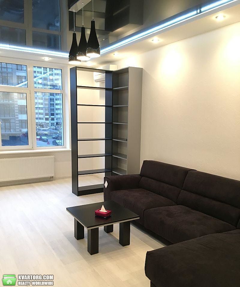 Rent out 3-room apartment. Киев, Драгомирова — photo 2