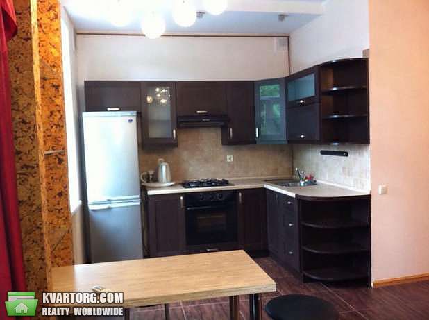 Rent out 2-room apartment. Киев,  Нагорная — photo 1