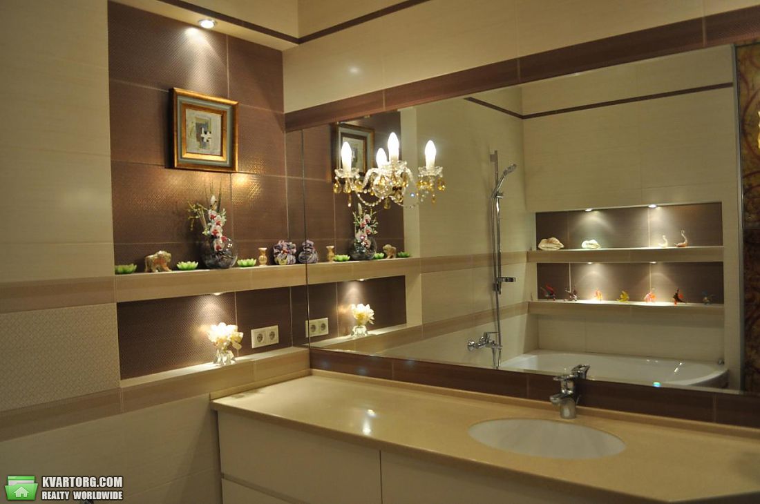 Rent out 2-room apartment. Киев,  Соломенская — photo 8