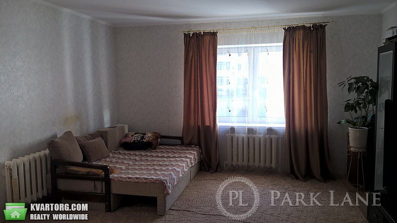 Sell 2-room apartment. Киев,  Срібнокільська, 2а. — photo 3