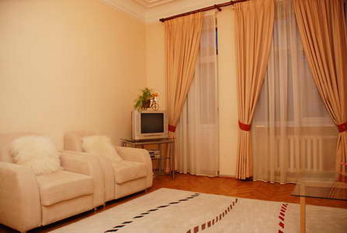 Rent out 2-room apartment. Киев,  Институтская — photo 2
