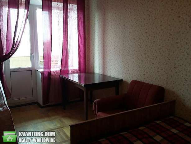 Rent out 2-room apartment. Киев,  Малокитаевская — photo 1
