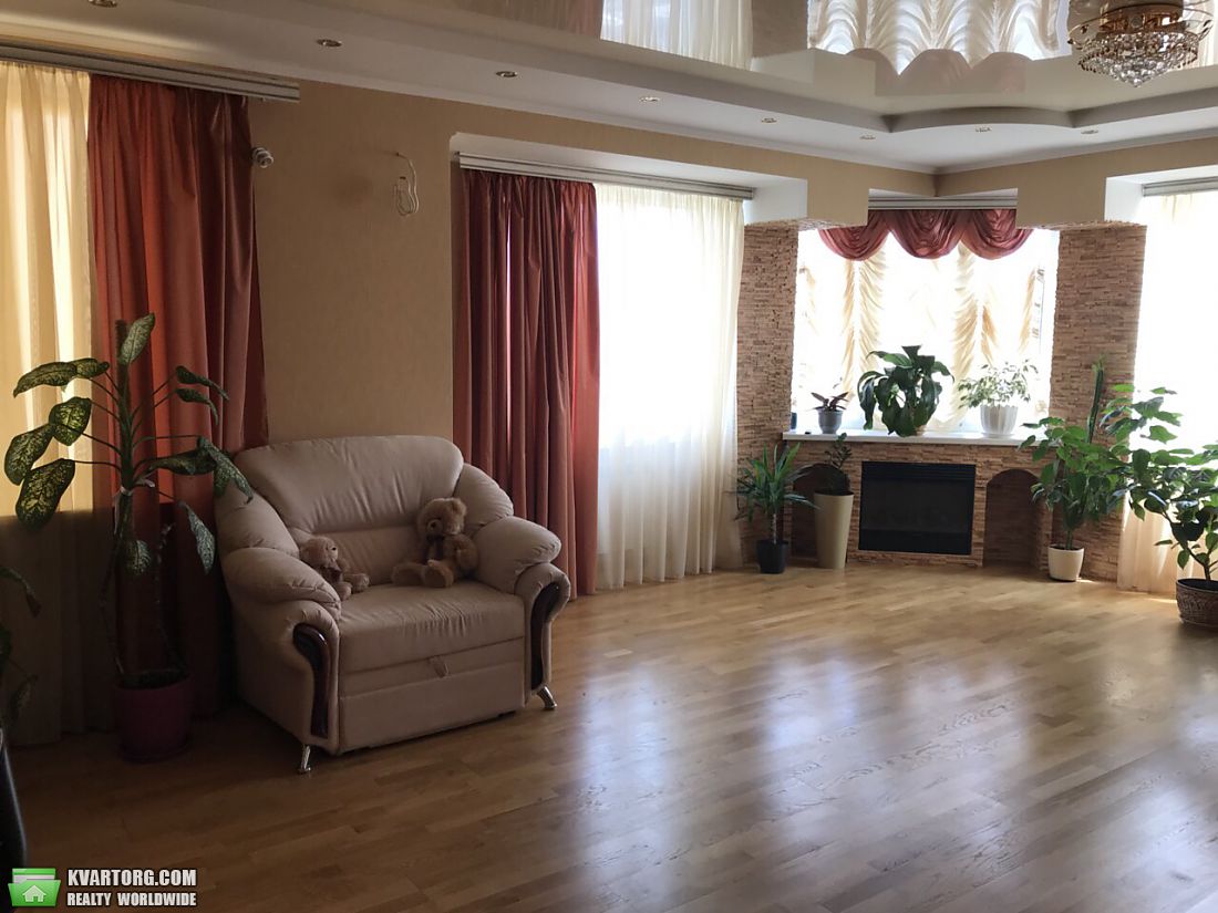 Rent out 3-room apartment. Киев,  Борщаговская — photo 1