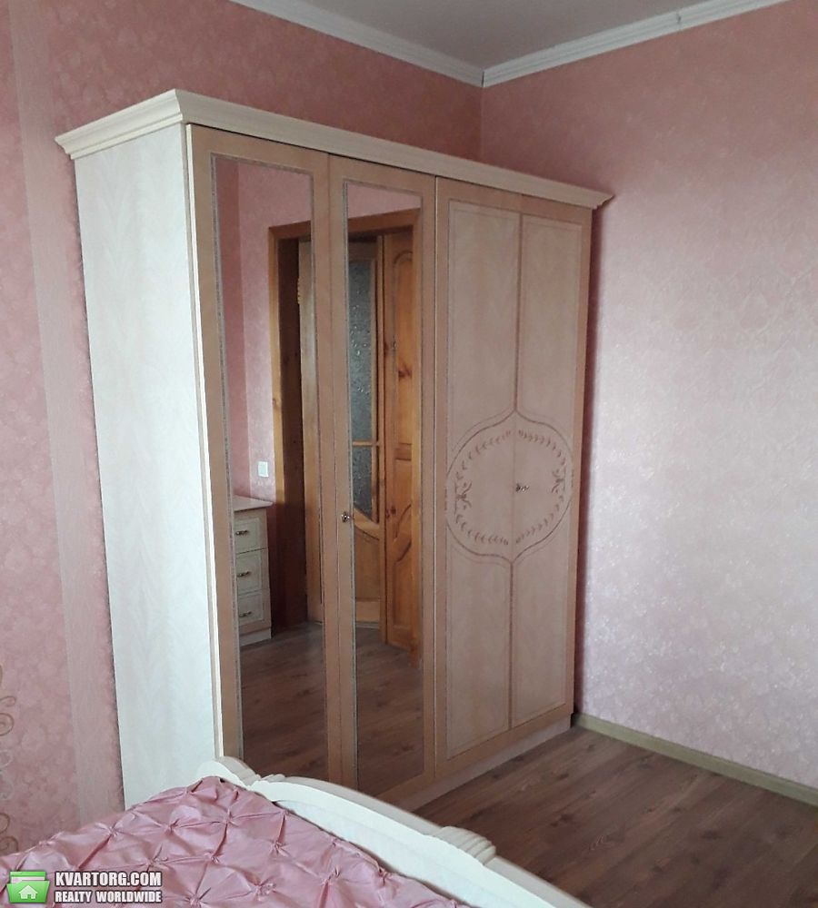 Rent out 2-room apartment. Киев,  Бажана — photo 3