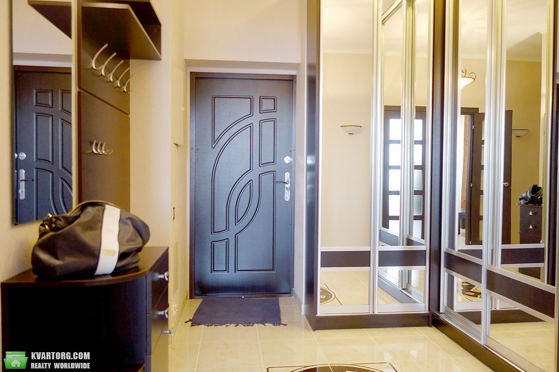 Rent out 2-room apartment. Киев, Леси Украинки бульв. — photo 8