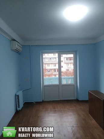 Rent out 2-room apartment. Киев,  Зодчих — photo 2