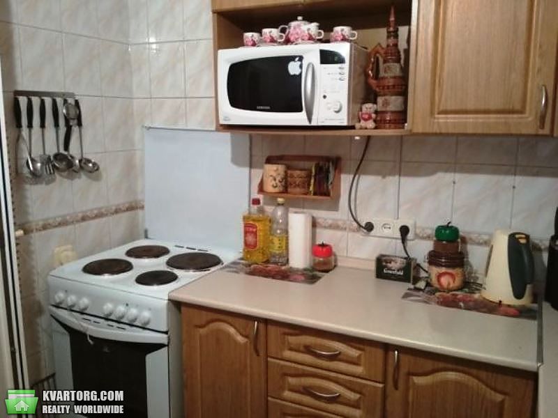 Sell 3-room apartment. Киев,  Миропольская — photo 1