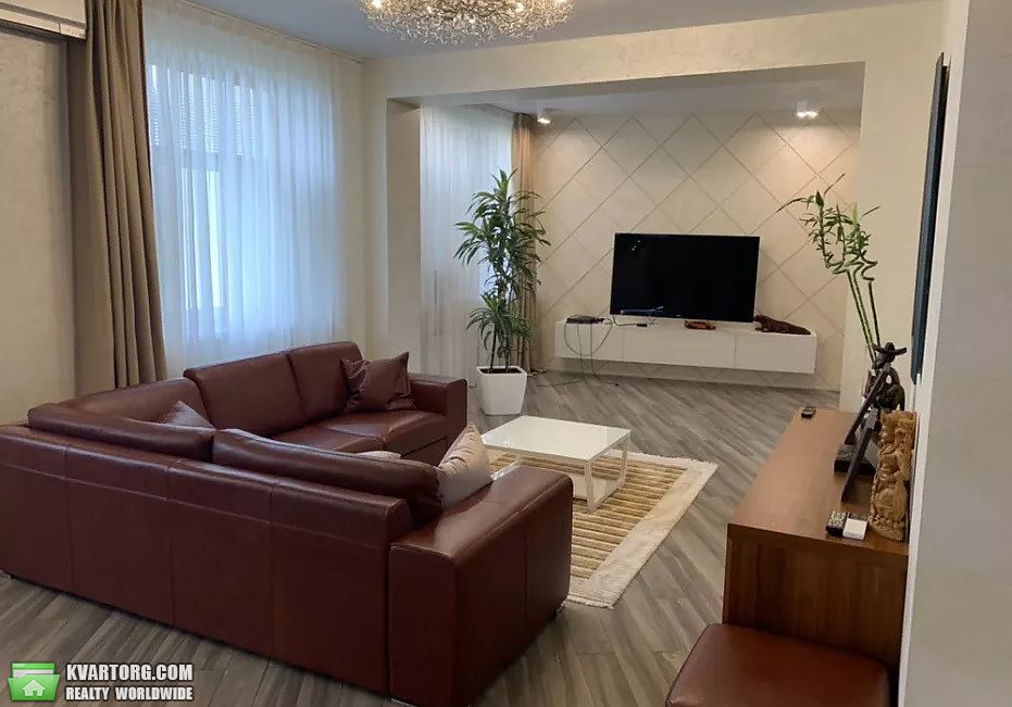 Sell 3-room apartment. Киев,  Соломенская — photo 1