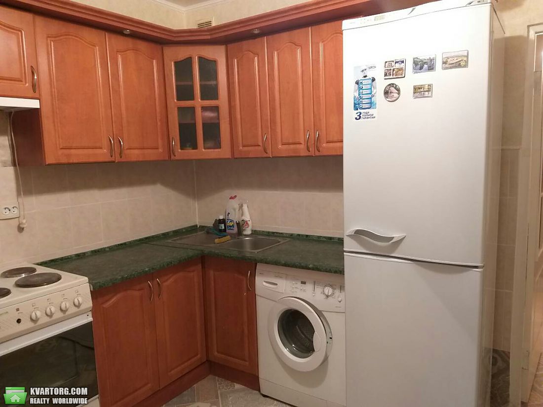 Rent out 1-room apartment. Киев,  Вишняковская — photo 1