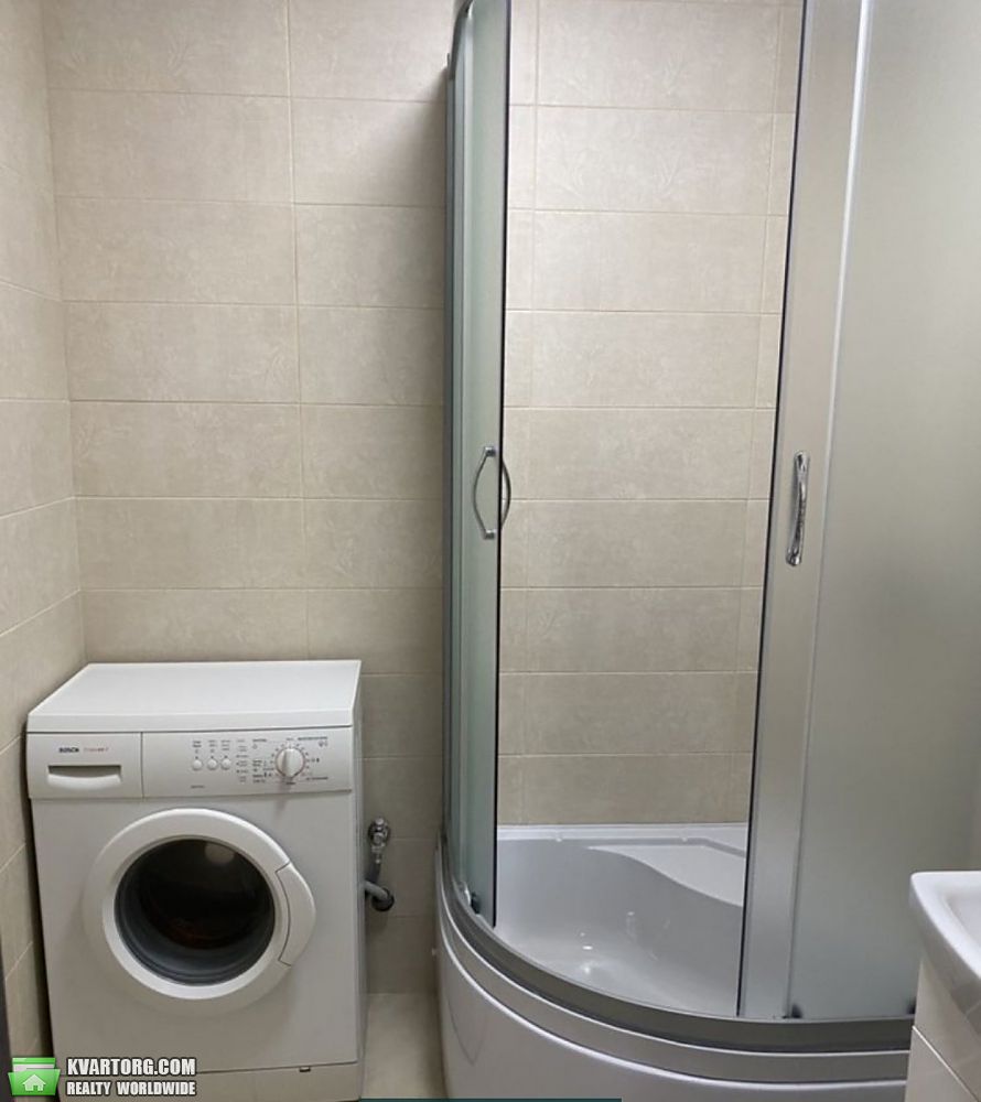 Rent out 2-room apartment. Киев,  Ревуцкого — photo 2