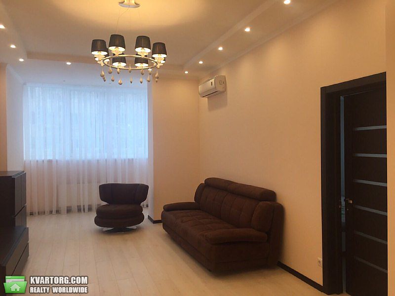 Rent out 2-room apartment. Киев,  Драгомирова — photo 4