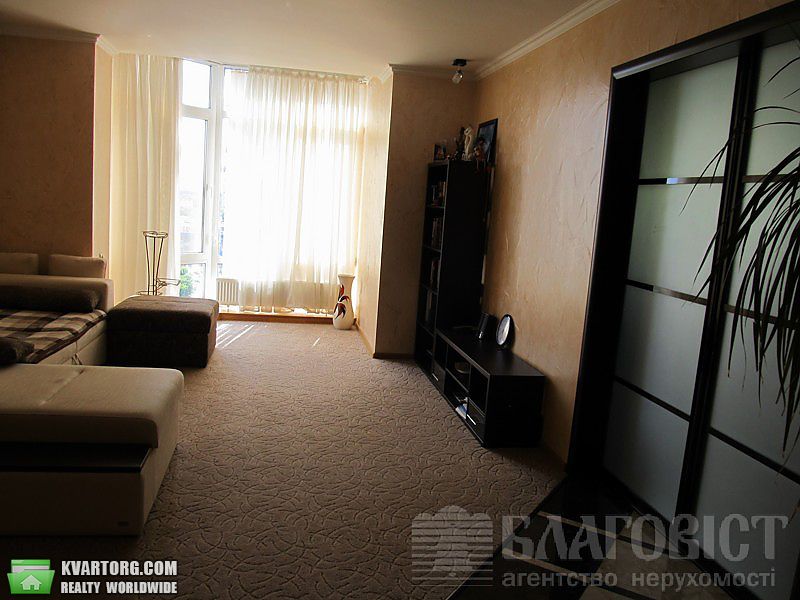 Sell 3-room apartment. Киев,  Ломоносова — photo 1