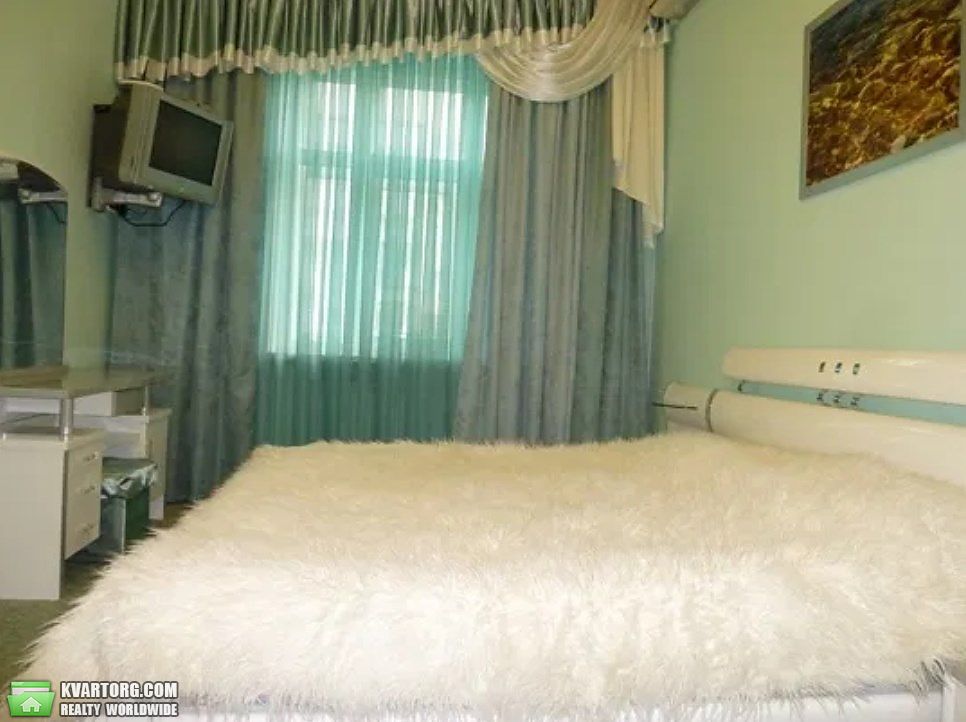 Rent out 2-room apartment. Киев,  Большая Васильковская — photo 3