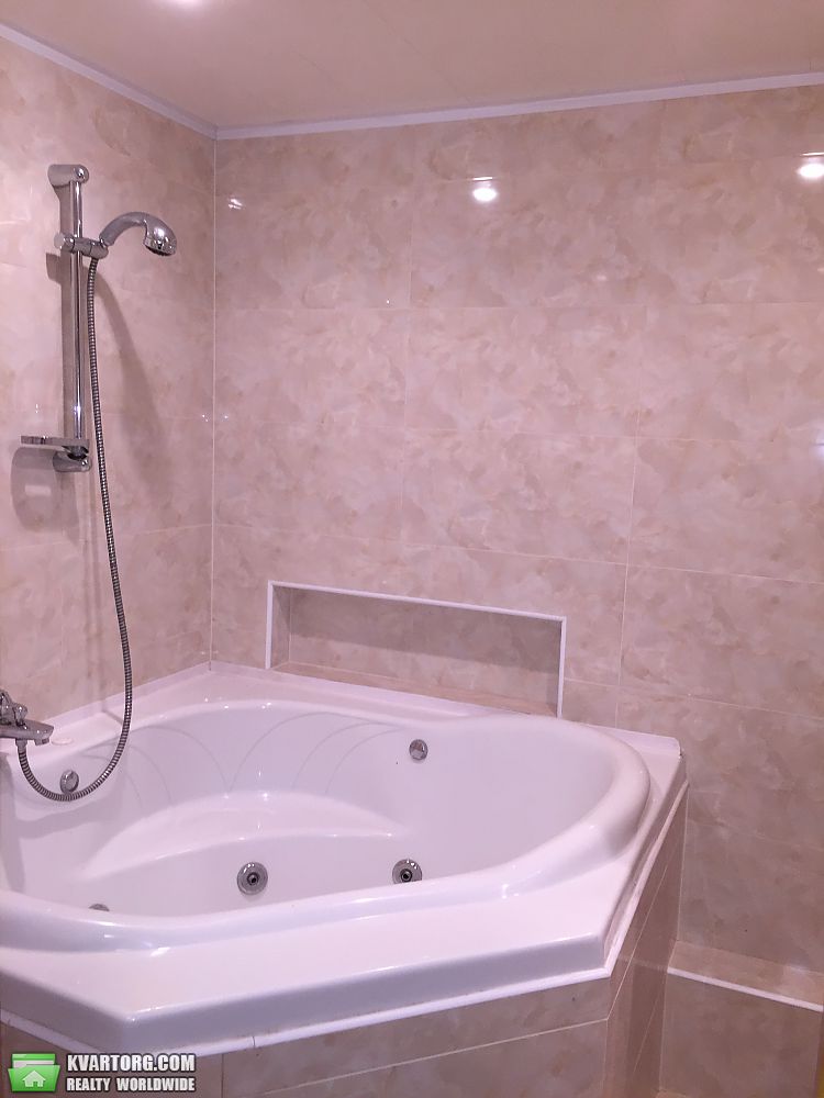 Sell 3-room apartment. Киев, Дегтяревская — photo 2