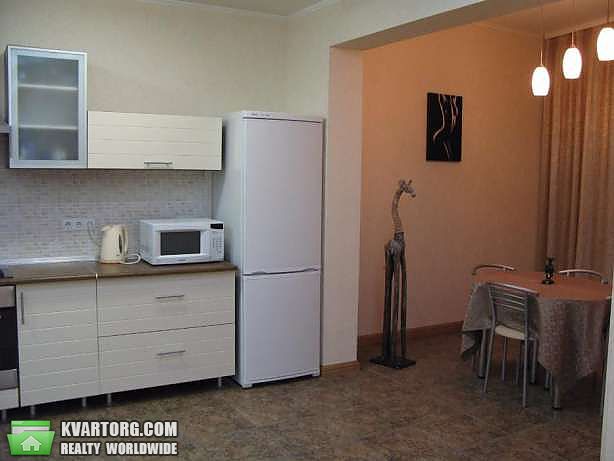 Rent out 3-room apartment. Киев,  Дмитриевская — photo 1