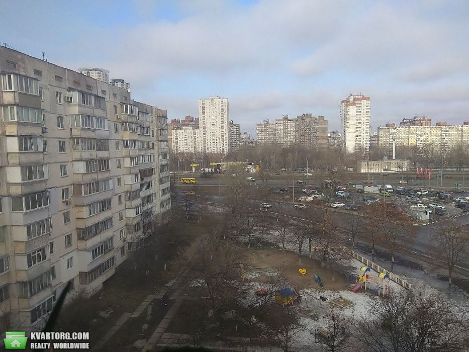 Sell 3-room apartment. Киев,  Радужная — photo 1