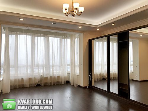 Rent out 5-room apartment. Киев,  Институтская — photo 8