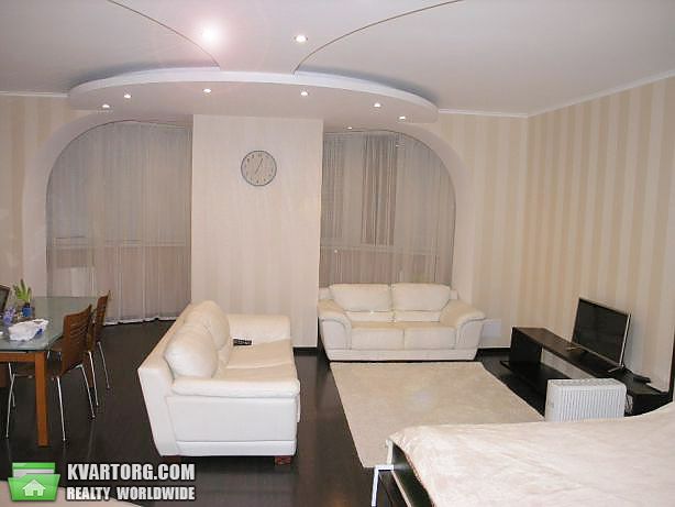 Rent out 1-room apartment. Киев,  Никольско-Слободская — photo 2