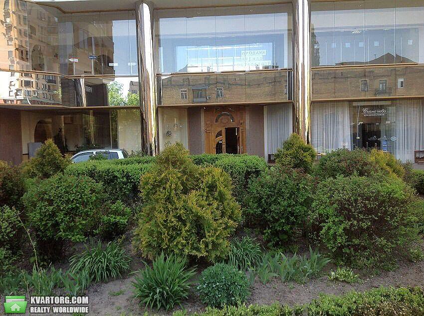 Rent out 2-room apartment. Киев,  Жилянская — photo 9