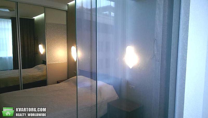Rent out 2-room apartment. Киев,  Щорса — photo 5