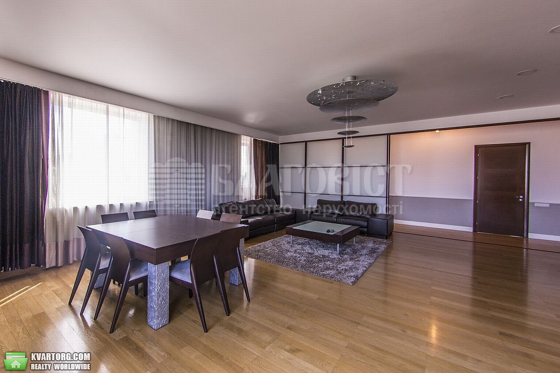 Rent out 4-room apartment. Киев,  Антонова — photo 6