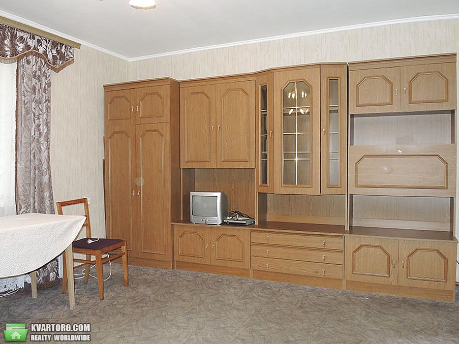 Rent out 1-room apartment. Киев,  Мазепы — photo 1