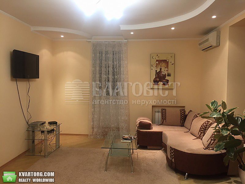 Rent out 2-room apartment. Киев,  Луначарского — photo 1
