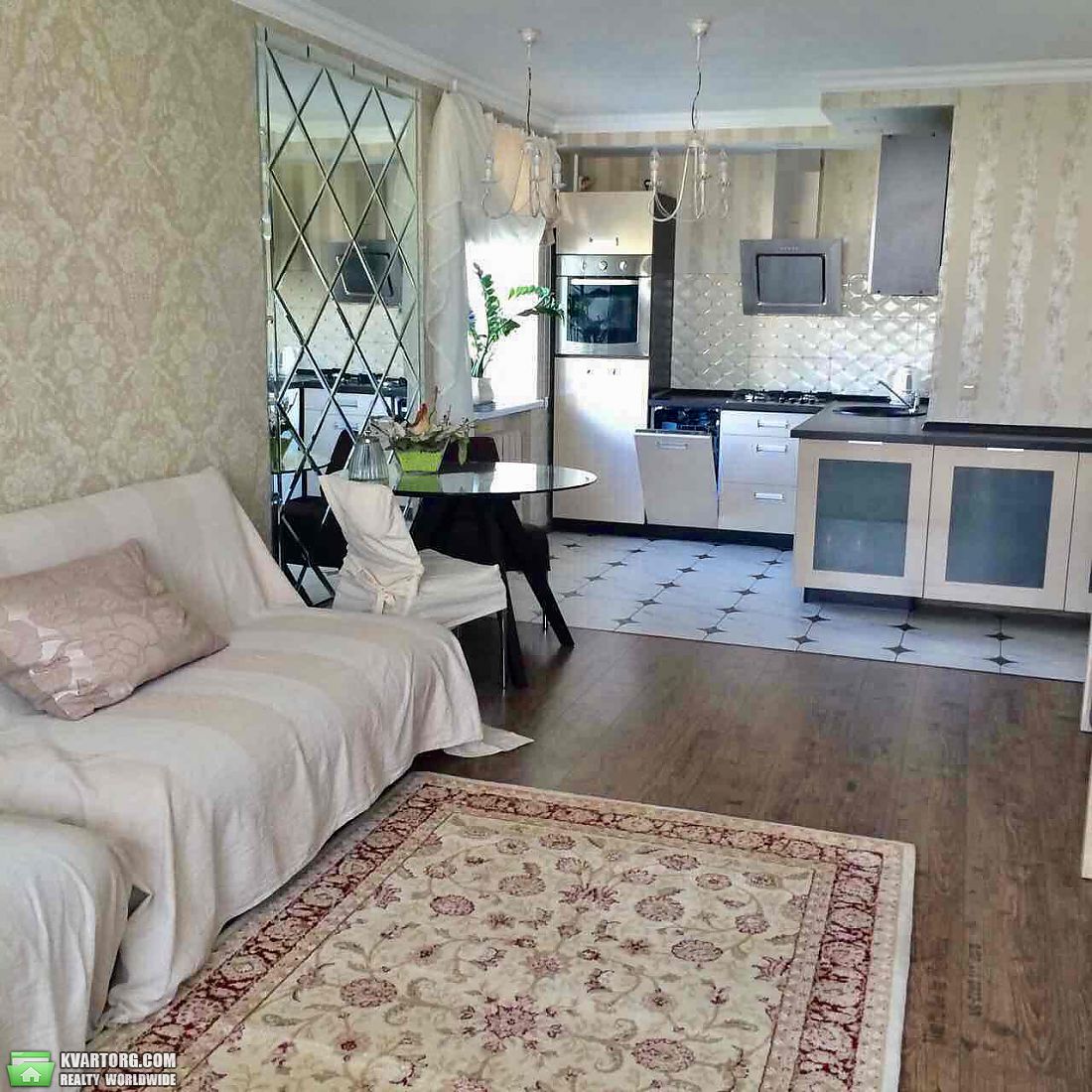 Rent out 2-room apartment. Киев,  Голосеевская — photo 1