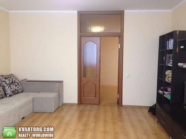 Rent out 2-room apartment. Киев,  Бажана — photo 7