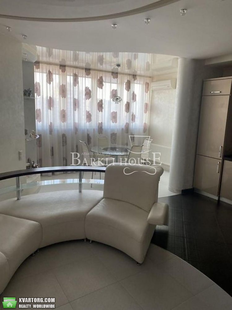 Rent out 3-room apartment. Киев,  Голосеевская — photo 3