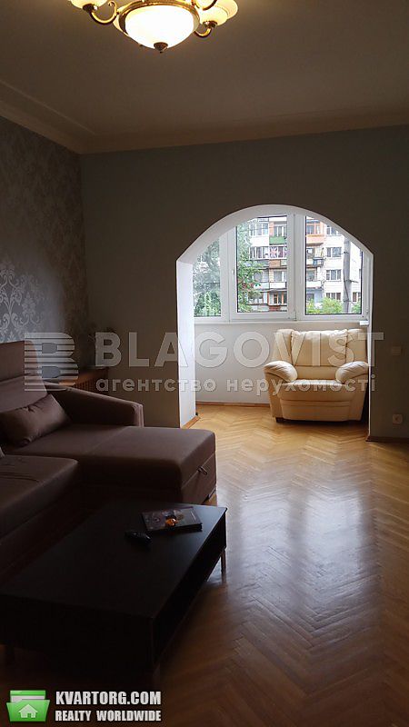 Rent out 2-room apartment. Киев, Жилянська — photo 5