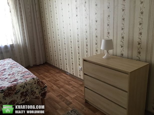 Rent out 2-room apartment. Киев,  Трутенко — photo 1
