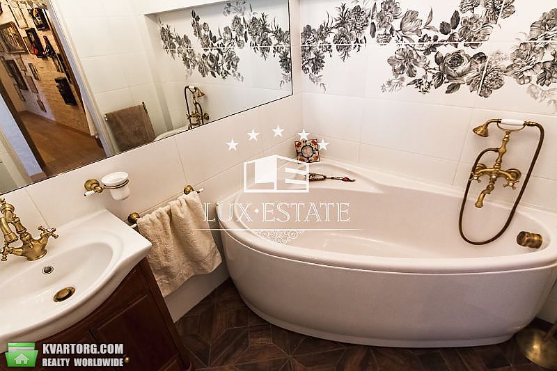 Rent out 2-room apartment. Киев,  Тургеневская — photo 3