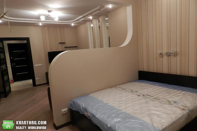 Rent out 1-room apartment. Киев, Вишгородська вул. — photo 6