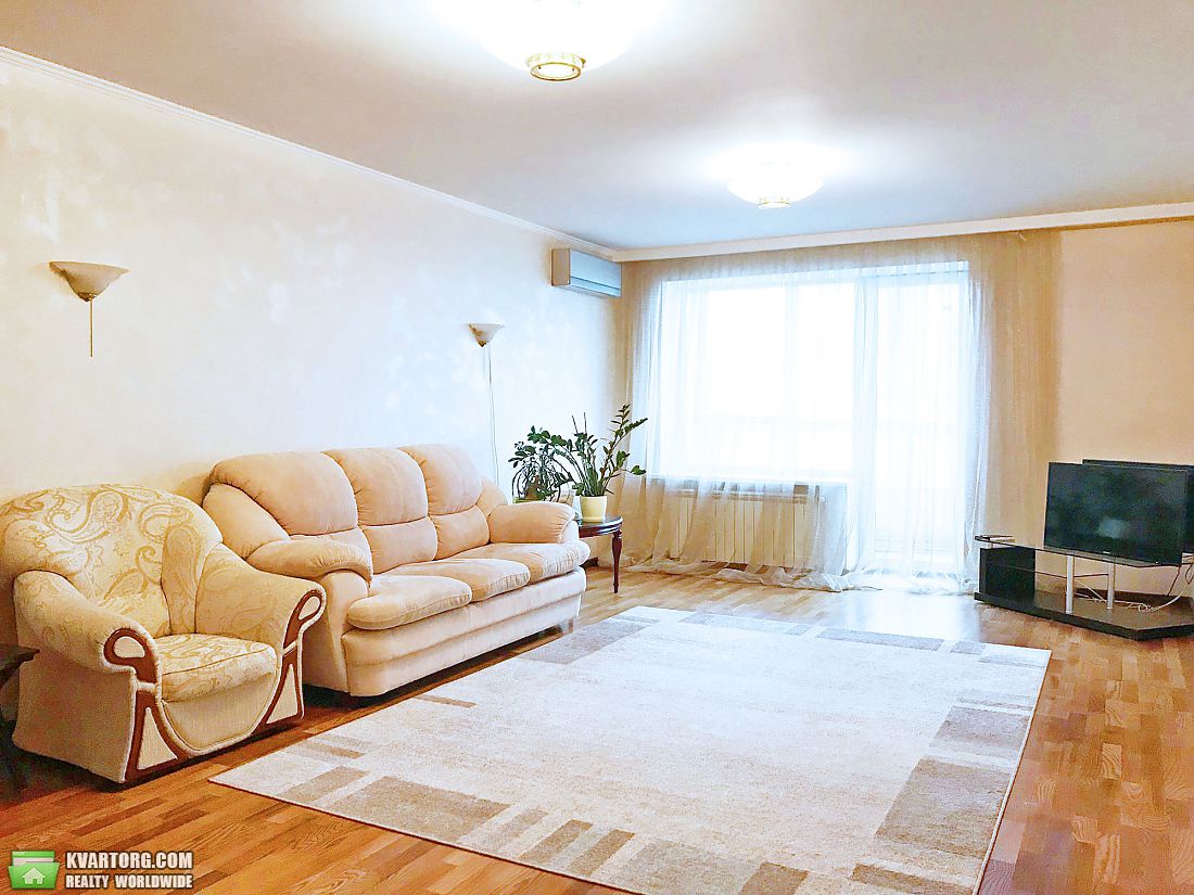 Rent out 2-room apartment. Киев,  Мирного Панаса — photo 1