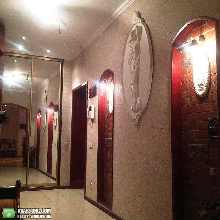 Rent out 4-room apartment. Киев,  Павловская — photo 10