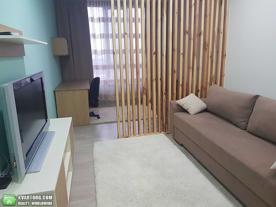Rent out 2-room apartment. Киев, кховская — photo 2