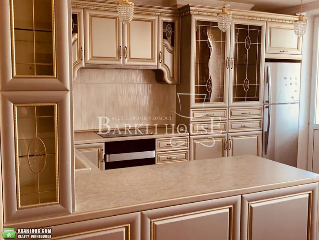 Rent out 3-room apartment. Киев,  Осенняя — photo 3