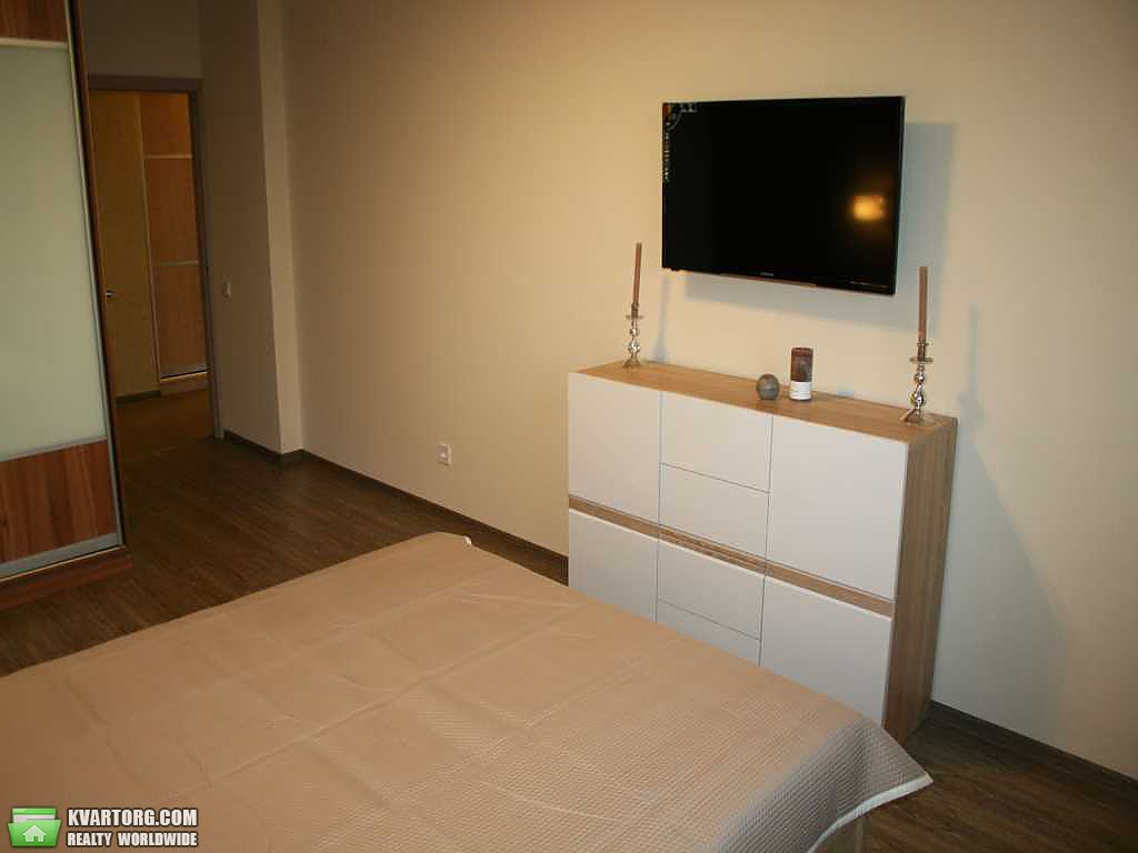 Rent out 2-room apartment. Киев, Мельникова — photo 3