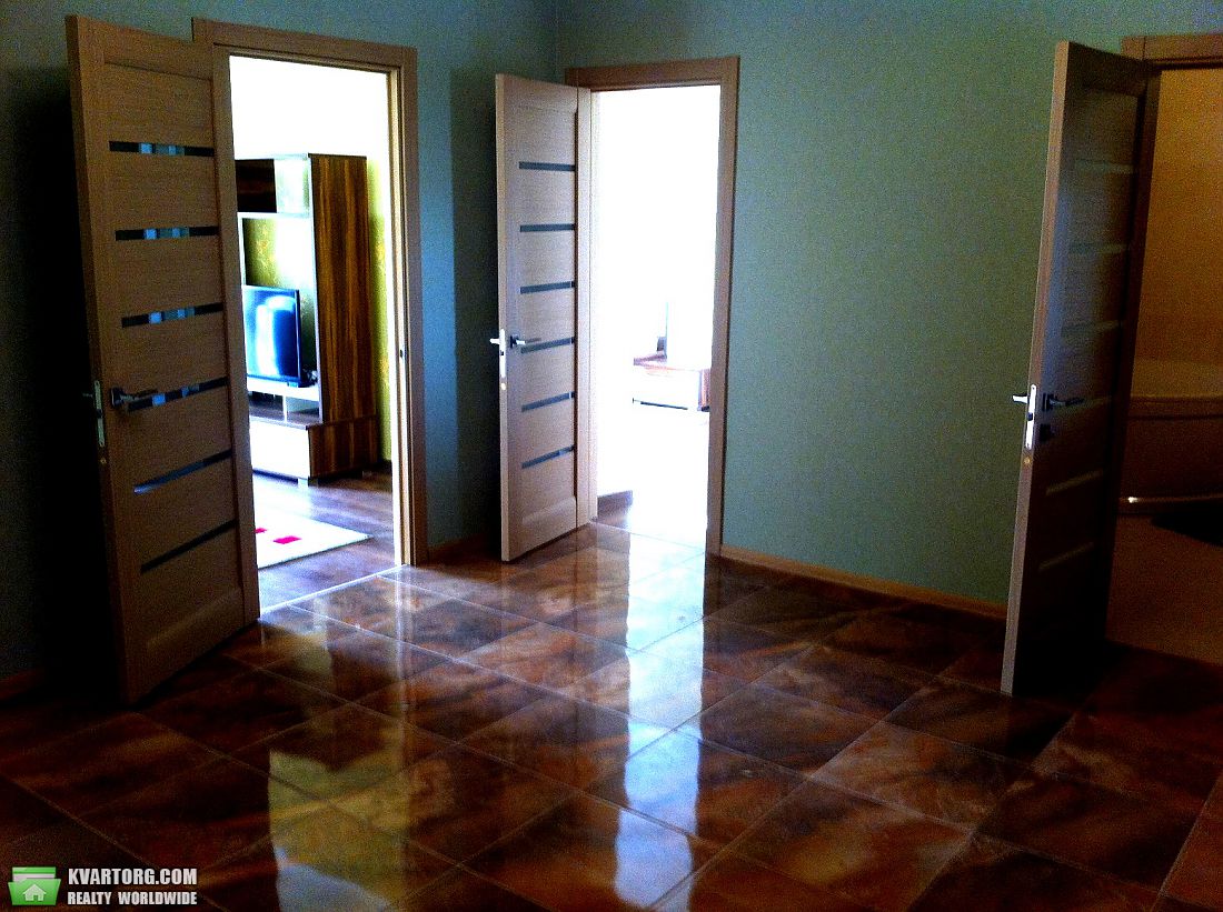 Rent out 2-room apartment. Киев,  Лабораторная — photo 9