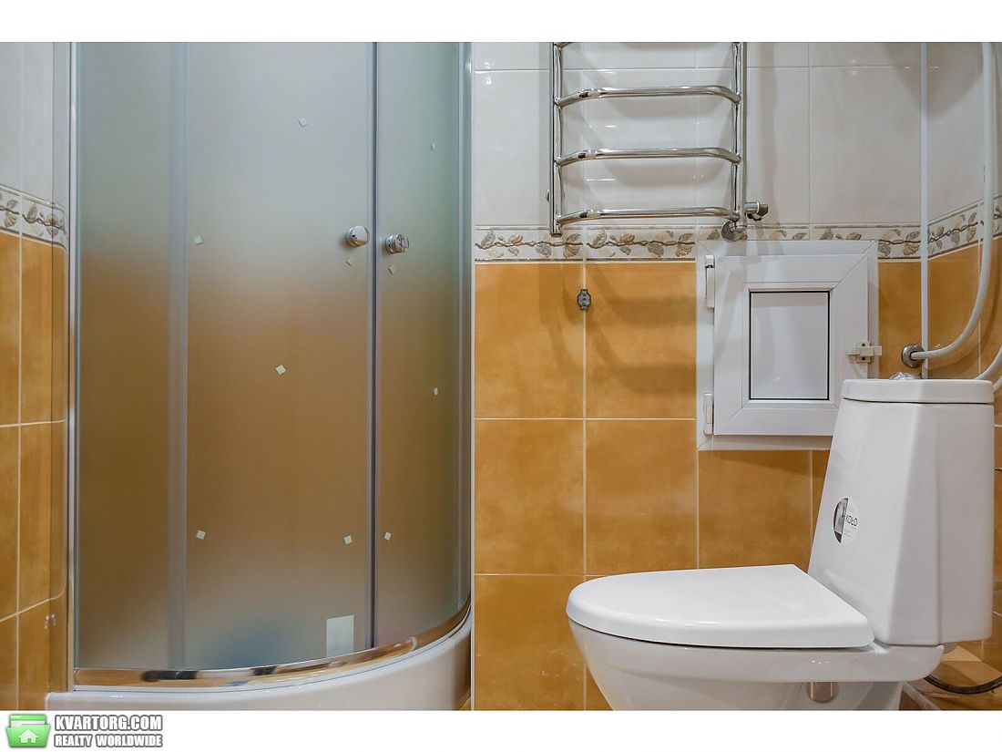 Rent out 3-room apartment. Киев,  Павловская — photo 10